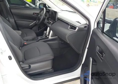 2024 Toyota Corolla Cross Le z USA, uszkodzony, nr VIN 7MUCAAAGXRV096814